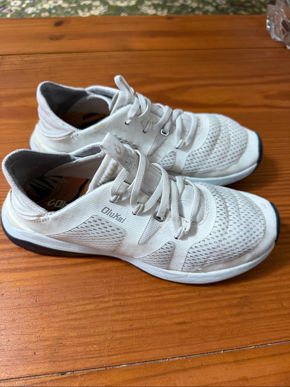 OluKai White Knit Elastic Lace Athletic Sneakers, size 6.5